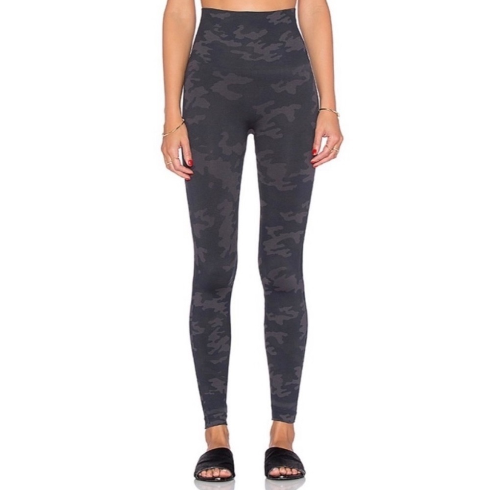 SPANX- Look At Me Now Seamless Camo Leggings